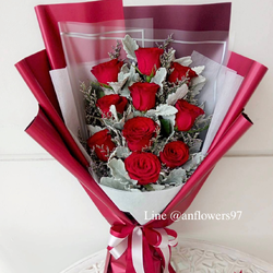 ช่อดอกกุหลาบสีแดง