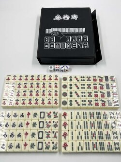 ชุดไพ่นกกระจอกขนาดเล็กแบบพกพาไม่หนักกล่องใส่ทรงสี่เหลี่ืยมจัตุรัส