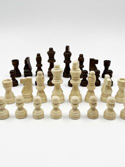 ตัวหมากรุกสากลไม้ขนาดเล็กชุดประหยัดสีน้ำตาลเข้มและสีขาว