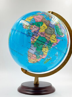 ลูกโลกPVCฐานไม้ แกนไม้ ขนาดเส้นผ่าศูนย์กลาง12.8นิ้ว (32 Cm.) แผนที่ลูกโลก ภาษาอังกฤษ