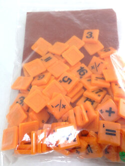 ตัวเบี้ยเอแม็ทรุ่นพลาสติกรุ่นทั่วไปแบบหนา (Amath Tile)