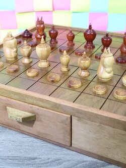 ชุดหมากรุกไทยกระดานลิ้นชักพร้อมตัวหมากชุดราเธยะ