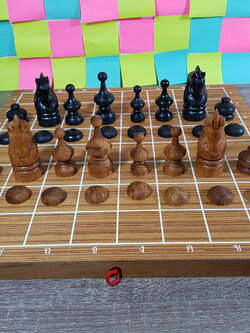 ชุดหมากรุกไทยภูคาพร้อมกระดานไม้พับได้(ขนาดกระดาน45x44cm.)