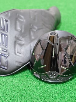 2025 TAYLORMADE DESIGNER SERIES BLACK QI35 10.5* DRIVER - HEAD ONLY + HEADCOVER