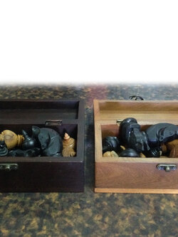 ตัวหมากรุกไทยไม้สักขนาดมาตรฐานพร้อมกล่อง