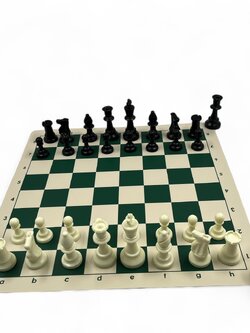 ชุดหมากรุกตัวเรซิ่นสูง3.75นิ้ว(9.7cm.)กระดานผ้ายางไวนิลขนาดช่อง 5x5 cm.