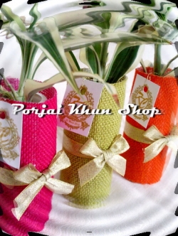 ไผ่กวนอิมในแจกันขวดนม ห่อผ้ากระสอบสีสดใส