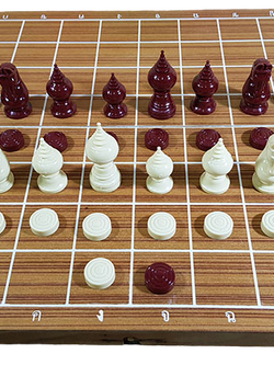 ชุดหมากรุกไทยตัวหมากปตท.(PTT)พร้อมกระดานไม้พับขนาด44x45 cm.