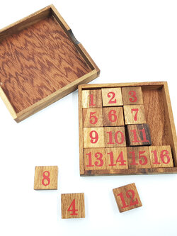 เกมเลื่อนตัวเลขเรียงตัวเลขไม้แบบ1-16 (12.5x12.5x1.7cm.)