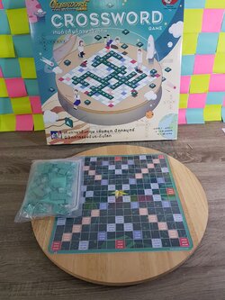 ครอสเวิร์ดพรีเมี่ยมรุ่นมัธยมกระดานไม้หมุนลายอวกาศ