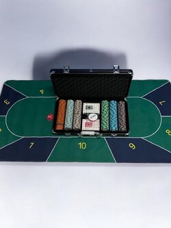 ชุดชิพโป๊กเกอร์ MONTE CARLO จำนวน300 เหรียญพร้อมกระเป๋าดำแบบบางและแผ่นปูรอง10คนลายเขียวดำ