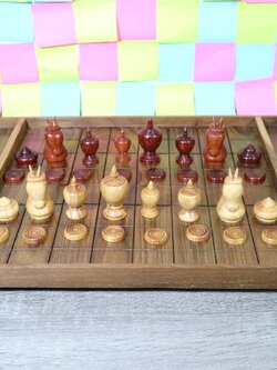 ชุดหมากรุกไทยกระดานไม้ช่อง 5x5ซม..พร้อมตัวหมากชุดราเธยะ