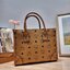 M.C.M SMALL MÜNCHEN TOTE IN VISETOS กระเป๋าโท้ทไซส์เล็ก ขนาดกำลังสวย พกพาง่าย ใหม่ล่าสุด ที่ใช้สามารถใช้ได้ทั่งหนุ่มๆและสาวๆ รูปทรงคลาสสิค ดีไซน์เป็นเอกลักษณ์