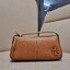 TORY BURCH MCGRAW WEDGE กระเป๋าสะพายไหล่ ทรงสวยไม่ซ้ำ ไม่เกร่อ!! สะดวกใช้งาน ดีไซน์เรียบแต่แฝงความหรู และคลาสสิคในตัว วัสดุหนังลูกวัว สัมผัสดี สวยคม เปิด-ปิดด้วยซิป ภายในเป็นช่องโล่ง มีช่องย่อยเก็บบัตร มาพร้อมสายสะพายในตัว ปรับได้อีกเล็กน้อย ไอเท็มนี้เหมา