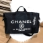 CHANEL VIP GIFT Large Travel Bag กระเป๋าเดินทาง Gift With Purchase รุ่น Limited Edition ของเเท้จาก Chanel Perfumes Counter วัสดุ NYLON เนื้อหนา สีดำสกรีนโลโก้ด้านหน้า เปิดปิดด้วยซิป หัวซิปแบรนด์ ใบใหญ่ จุใจ พิเศษ! มีช่องใส่รองเท้าด้านข้างแยกเป็นสัดส่วน ปร