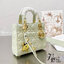 DIOR Lady / Small Lady Dior Bag Cannage Lambskin กระเป๋าสุดไอคอนิก รูปทรงสีเหลียม ขนาดกระทัดรัด ตั้งอยู่ทรง ฐานกระเป๋าแข็งแรง มีหมุดรองฐาน ดีไซน์เอกลักษณ์เฉพาะตัว ด้านหน้าตกแต่งด้วยตัวอักษร D.I.R ห้อยเป็นพวงกุญแจ จะถือหรือสะพายไหล่ก็ดูดีมากๆ ค่ะ