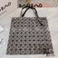 BAOBAO ISSEY MIYAKE 10x10 BLOCK TOTE BAG 39cm กระเป๋าถือทรง shopping โท้ทใบใหญ่ลายตาราง เกรดออริจินอล ภาพสินค้าถ่ายจากงานขายจริง ใช้งานต่างประเทศได้