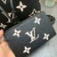 ORI หนังแท้ | LV NeoNoe MM Bucket bag Monogram Flower กระเป๋าสะพายทรงบัคเก็ต ลาย Monogram Flower โดดเด่นเพิ่มสไตล์ มีเสน่ห์ชวนหลงใหล