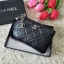 รุ่นที่ใครหลายคนรอคอย ❤️💚 CHANE VIP GIFT PURSE BAG กระเป๋าคล้องมือทรงมินิ จากงาน VIP GIFT แบรนด์ดังอย่าง CHANEL วัสดุหนัง PREMIUM PU สุดหรูเปิดปิดด้วยที่จับซิป LOGO อะไหล่เงิน ประดับโลโก้ ด้านในมีช่องใส่บัตรได้อีก3ช่อง มาพร้อมที่ใส่พวงกุญแจ