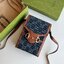 Gucci Horsebit 1955 mini bag / Gucci Phone Bag ออริจินอล เกรดสลับใช้แทนใบจริงได้ รุ่นยอดฮิต ไซส์มินิ ที่ใครๆก็ต้องรู้จัก!! กับกระเป๋าขนาดมินิในรูปแบบผ้าแจ็คการ์ดสีขาวงาช้างและน้ำเงิน ได้รับแรงบันดาลใจมาจากดีไซน์ดั้งเดิม ซึ่งแอคเซสเซอรี่นี้โดดเด่นด้วยรายละ