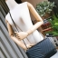 VICTORIA'S SECRET Quilted Chain Crossbody Sling Bag กระเป๋าสะพายรุ่นใหม่ล่าสุดจาก Victoria's Secret วัสดุหนังแกะสังเคราะห์ชึ้นลายริ้วหนังสวยอยู่ทรงไม่ย้วยดีไซน์สุดหรูคุณหนูไฮโซ เปิดปิดด้วยฝาปิดกระดุมแม่เหล็ก ภายในมีโลโก้และช่องใส่ของ ใส่กระเป๋าส