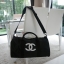 Best Seller ♡♡💃💃 กับทรง travel & fitness bag กับ Chanel VIP Gift Bag Travel Bag Gym Duffel Weekend จากงานพรีเมี่ยมกิ้ฟแบรนด์หรูอย่าง Chanel ของแท้100% ตัวกระเป๋าเป็นผ้า Oxford หนาอย่างดี สกรีนโลโก้แบรนด์ตัดสีขาว เปิดปิดด้วยซิ