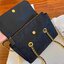 พรีเมี่ยมกิ๊ฟแท้ 100% 】PRADA Nylon Bag Premium gift กระเป๋าถือหรือสะพายพรีเมี่ยม อะไหล่ทองหรูหรา วัสดุ Nylon กันน้ำ น้ำหนักเบา จุของได้เยอะ ทรงสวย ซับในผ้าบุลายแบรนด์อย่างดี