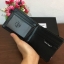 Herschel Wallet กระเป๋าสตางค์จากแบรนด์ Herschel แบรนด์ที่ดังสุดๆจากแคนาดามาแล้วค่ะ ต้องขอบอกเลยว่าพิเศษสุดๆไม่ได้มาบ่อยนะคะ กระเป๋าสตางค์วัสดุหนังทนทานสุดๆ เหมาะสำหรับทุกวัยเลยค่ะ ตัวกระเป๋าด้านหน้าปั๊มชื่อแบรนด์ ด้านในมีช่องใส่บัตร 4 ช่อง และช่องใส่ธนบัต