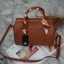 รุ่นใหม่ล่าสุด หนังแกะสวยมากคะ สีเข้าใหม่ >> classic grey และ D.brown รุ่น KEEP sheep leather Pillow bag สวย น่ารัก ขนาดตอบทุกโจทย์การใช้งาน เห็นแล้ว #หลงรักเลยคะ ตัวกระเป๋าขนาดกำลังดี จุของคุ้ม หนังแกะ สวยมาก ดูแลรักษาง่าย ประดับด้วยผ้าพันหูกระเป๋า
