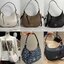 COACH C8163 KLEO HOBO IN SIGNATURE CHAMBRAY ใหม่ล่าสุด คอลเลคชั่นสุดคิ้วท์ ที่สาวๆต้องหลงรัก กระเป๋าสะพายทรงโฮโบ ที่ดีไซน์มาให้ปรับใช้งานได้หลากหลาย วัสดุผ้าแชมเบรย์ คมสวย รูดเปิด-ปิดด้วยซิป ภายในเป็นช่องโล่ง สายคล้องสามารถถอดออกใส่สายยาวสะพายข้างได้ หรือ