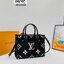 LV OnTheGo PM bag / LV onthego pm bicolor tote bag กระเป๋าทรงโท้ทที่ใครเห็นต้องเป็นคลั่งรัก ยอดฮิต คลาสสิค ผู้ดี หรูหราได้ทุกลุค ทุกสไตล์ มาพร้อมหูจับในตัว คล้องแขนก็ดูแพง หรือจะเกี่ยวสายครอสสะพายก็อัพลุคได้เลย