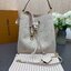 ORI หนังแท้ | LV NeoNoe MM Bucket bag Monogram Flower กระเป๋าสะพายทรงบัคเก็ต ลาย Monogram Flower โดดเด่นเพิ่มสไตล์ มีเสน่ห์ชวนหลงใหล