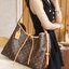 LV CARRYALL Monogram Canvas 12" / LV Shopping Bag รุ่นใหม่ล่าสุด กระเป๋าสะพายทรงหรูหรามีสไตล์ สวยปังมั้ยไหว ใบจริงสวยมากกกก ได้สวยก่อนใคร วัสดุหนังแคนวาสเคลือบลาย สวย คลาสสิค ภายในเป็นช่องโล่ง จุของได้เยอะ สาวๆใช้ใบนี้ สะพายไปไหนก็เข้ากัน ถ่ายรูปสวยๆ