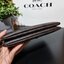 COACH F87591 DOUBLE CORNER ZIP WALLET IN SIGNATURE COATED CANVAS คล้องมือรุ่น 2 ซิป!! มาแล้วจ้า 🌟🤗 ไซส์นี้คือเหมาะมือจริงๆ พกง่ายเช่นเคย ไม่ต้องกังวลว่าจะเกะกะหรือกินพื้นที่กระเป๋าหลัก วัสดุหนังแคนวาสเคลือบลาย มีช่องหลักแยก 2 ช่อง ภายในบุผ