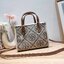 TORY BURCH MINI T MONOGRAM SQUARE TOTE รุ่นใหม่ล่าสุด คิ้วท์กว่าใคร! กับไอเท็มโมโนแกรมสุดฮิต กระเป๋าทรงโท้ทไซส์มินิ น่ารักน่าใช้มากๆ ให้คุณได้เพลิดเพลิน และคล่องตัวมากๆ