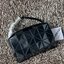 BAOBAO Issey Miyake CARTON GLOSS SHOULDER BAG มาในไซส์ขนาดกะทัดรัด โดดเด่นด้วยดีไซน์อันเป็นเอกลักษณ์ของแบรนด์ ที่สำคัญน้ำหนักเบา