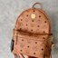 M.C.M SRARK MEDIUM BACKPACK ไม่ควรพลาด กับเป้ขนาดกลาง ที่ไม่ว่าวันไหนๆสามารถพกพาติดตัวไปได้ตลอด! 💌พร้อมส่ง! รุ่นนี้ใช้ได้ทั้งชาย//หญิงเลยนะคะ หนังแท้ หนานิ่มอย่างดี ทรงป่องสวยมากๆ