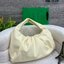 Bottega Veneta The Shoulder Pouch Bag กระเป๋าสะพายรุ่นยอดฮิต หนังเรียบสวยผิวสัมผัสนุ่มมาก ดีไซน์เฉพาะตัว ใบจริงสวยคมทุกสี