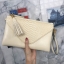 มาตามคำเรียกร้องคะสำหรับ size นี้ รอบนี้ ได้ ของ KEEP BRAND มาคะ รับรองความสวย 😍กระเป๋า KEEP Doratry shoulder &clutch bag ตัวกระเป๋าผลิตจากหนังแกะเทียม ตัดกับ ลายงู ลายหนังชัดเจน สวย อะไหล่ทองเพิ่มความหรูให้กับกระเป๋าสุดๆคะ 🌵จุดเด่นคือ สาม