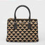 PRADA GALLERIA JACQUARD FABRIC BAG กระเป๋าถือ/สะพายดีไซน์ใหม่ ผ้า jacquard ถักทอเป็นลวดลายสวยคม โดดเด่นไม่ซ้ำใคร ด้านข้างมีกระดุม ติดเก็บทรงได้ ตัวกระเป๋าถูกแบ่งเป็นสัดส่วน เป็นช่องซิป 2 ด้าน และช่องกลางเก็บของอีกหนึ่ง มาพร้อมหูจับในตัว และสายครอสให้ เป็น