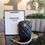 กระเป๋าสะพายข้างทรงยอดนิยม สวยหรู CHANEL VIP แบรนด์ดัง ตัวกระเป๋าหนังนิ่ม ขนาดกำลังน่ารัก อะไหล่ทองเข้มวินเทจ ด้านหน้าประดับโลโก้แบรนด์สีทอง