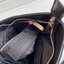 พร้อมเป็นของขวัญ มอบให้คุณผู้ชายแล้วค่ะ สำหรับ BURBERRY CROSSBODY VINTAGE BAG VIP GIFT WITH PURCHASE (GWP) พรีเมี่ยมกิ๊ฟ Limited Edition จากBURBERRY วัสดุหนังโทนสีสุภาพ คลาสสิก ตกแต่งด้วยซิปสะดวกใช้ด้านหน้า ช่องหลักเปิดปิดด้วยซิปยาวด้านบน พร้อมช่องซิปอีกห