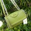 TORY BURCH Fleming Convertible Shoulder Bag ดีไซน์น่ารัก ดูแพงไม่เป็นรองใคร ใช้ได้ทั้งทั่วไปและออกงาน สาว ๆ คนไหนที่กำลังมองหากระเป๋าสะพายไหล่น่ารัก ๆ สักใบที่มีดีไซน์โดดเด่น สะดุดตาล่ะก็ไม่ควรพลาดกับ Collection นี้เลยค่ะ เพราะ Fleming นั้นเป็นรุ่นที่เรีย