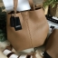 MARCS 2WAYS SHOULDER BAG 2018 New arrival กระเป๋าถือหรือสะพาย 2 in 1 รุ่นใหม่ล่าสุด ดีไซน์สไตล์ Hermes สุดคลาสสิค ซื้อ 1 ได้ถึง 2 ใบ ทั้งใบใหญ่ & ใบเล็กเข้าชุดกัน พร้อมสายสะพาย 2 แบบ 2 สไตล์สลับใช้ได้ไม่จำเจ วัสดุหนังแกะสังเคราะห์นิ่มสวย ขนาดกำลังดี ใบใหญ