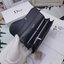 Dior Long Saddle Wallet / Dior Wallet / Dior Long Wallet กระเป๋าสตางค์ใบยาว เปิดหน้าทรงเคิร์ปอานม้า เอกลักษณ์ของความหรู วัสดุหนังแท้ ผสมผสานความสง่างามและคลาสสิกที่เข้ากับยุคสมัย ด้านหน้าโดดเด่นด้วยซิกเนเจอร์แบรนด์ เป็นอีกหนึ่งรุ่นที่ดาราเชเลปใช้กันเยอะมา