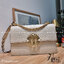 TORY BURCH MILLER SHOULDER BAG / Tory Burch Bag รุ่นยอดนิยม รุ่นหายาก รุ่นที่สาวๆตามหา ใบนี้เลย!! สวยหรู ผู้ดีทุกสี กระเป๋าสะพายไหล่ ดีไซน์อยู่ทรง คลาสสิคแฝงความหรูด้วยโลโก้สีทองอร่ามโดดเด่น