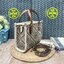 Tory Burch Mini T Monogram Square Tote / TORY BURCH Shopper Tote Bag 19cm ใบเล็ก กระเป๋าทรงโท้ท รุ่นใหม่ Square Tote ตกแต่งขอบด้วยหนังหรู มาพร้อมช่องเก็บของที่จุของได้มากมาย และสายจับกระเป๋าที่สามารถสะพายขึ้นไหล่ เหมาะสำหรับการใช้งานหลากหลายรูปแบบ รังสรรค