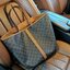 CELINE SHOPPING BAG VIP วัสดุ TRIOMPHE CANVAS ดีไซน์ทรง TOTE สวยหรูคลาสสิคไม่มีเอ้าท์ ภายในโล่งกว้างและจุมากสามารถใส่เอกสาร A4 สัมภาระของใช้ได้เยอะจุใจ น้ำหนักเบาจะถือหรือสะพายไหล่ก็ดูดี ไอเท็มแนะนำพร้อมส่งที่ไทยราคาสุดคุ้ม จองด่วนห้ามพลาดค่ะ!