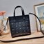 M.C.M AREN TOP ZIP SHOPPER IN VISETOS LEATHER MIX ใหม่สุดฮิต กับคอลเลคชั่นล่าสุด กระเป๋าถือ/สะพายข้าง ขนาดกำลังดี รูปทรงยูนิเซ็กส์ ที่สามารถใช้ได้ทั้งหนุ่มๆและสาวๆ