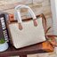Tory burch perry fil coupe small triple-compartment tote กระเป๋าทรง Tote ยอดนิยม เหมาะอย่างยิ่งสำหรับการเป็นกระเป๋าคู่ใจ ใช้ในชีวิตประจำวัน ฐานกระเป๋ามีความแข็งแรงทนทานต่อการใช้งาน ภายในกระเป๋ากว้างขวาง ตอบสนองการใช้งานสูงสุด ตัวกระเป๋าตัดเย็บจากหนังแท้แล